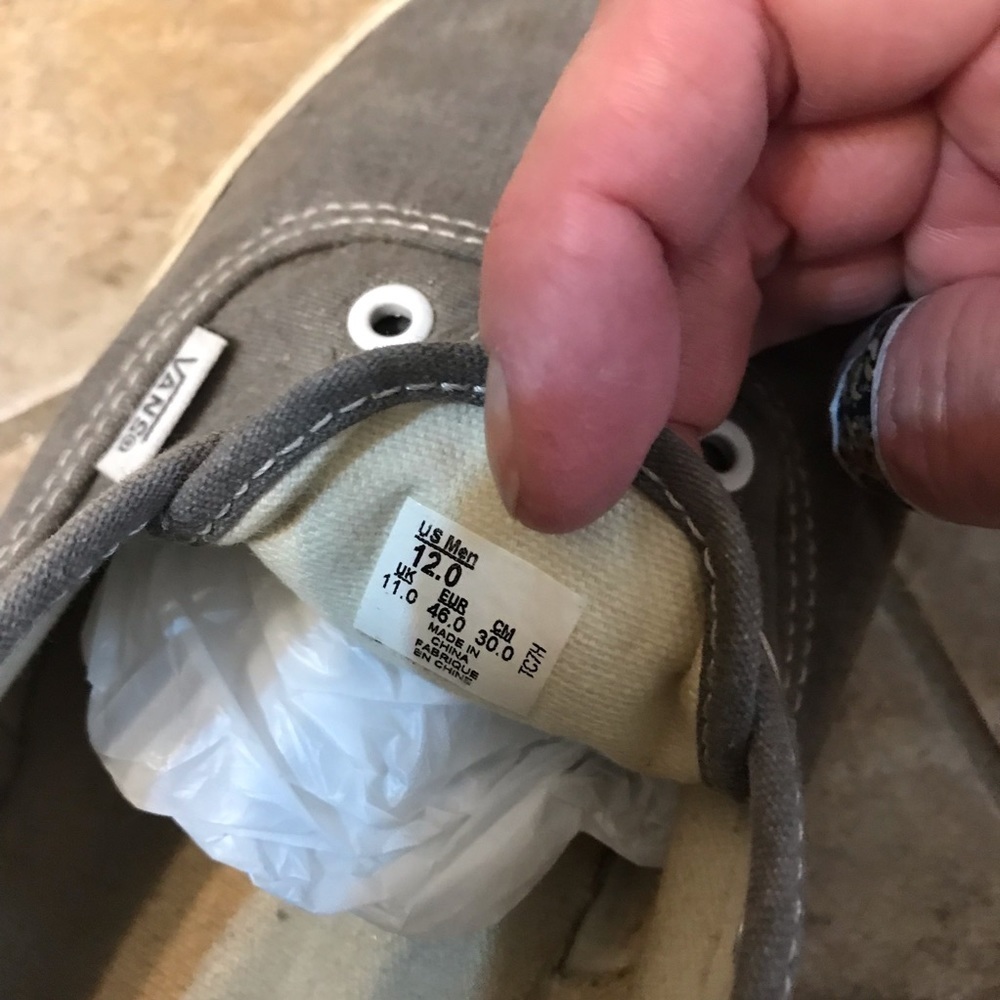 ❌❌NOT FOR SALE❌❌🚤VANS Gray Sneakers - Picture 8 of 8